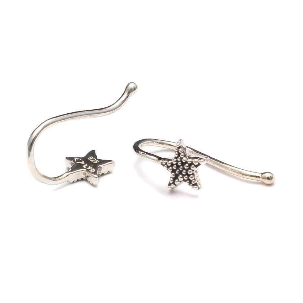 Silberne Ohrclips für Kinder mit Seestern-Design aus 925 Sterling Silber. Filigrane Seestern Ohrclips mit gepunkteter Oberfläche, ideal für modebewusste Kinder. Hochwertige Ohrclips für Kinder – stilvoll und angenehm zu tragen.