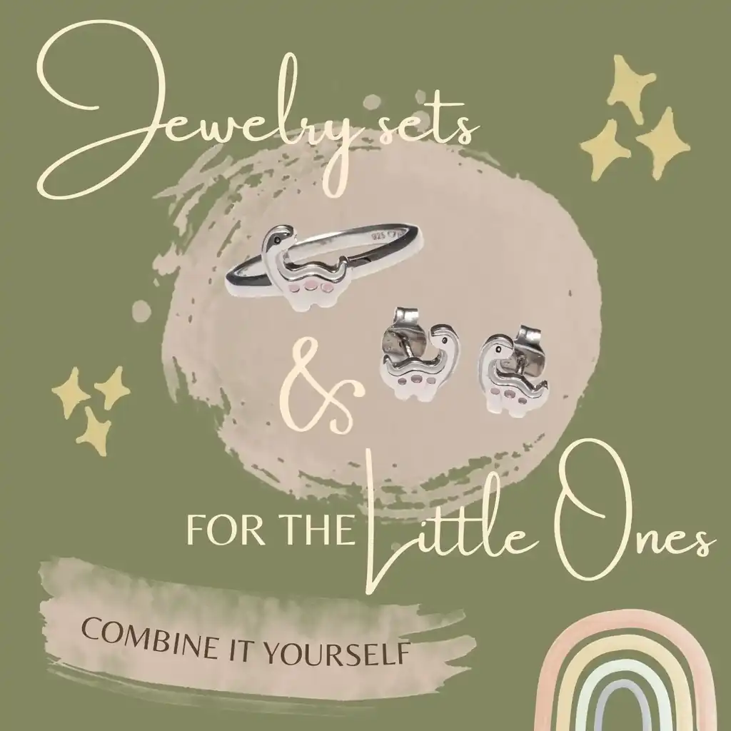 A children's jewelry set as a wedding gift idea for the children of the wedding couple